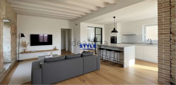 casa indipendente in vendita a Stra in zona Paluello