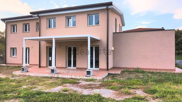 casa indipendente in vendita a Stra in zona San Pietro