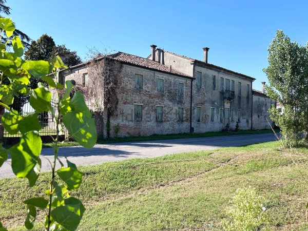 casa indipendente in vendita a Stra in zona San Pietro
