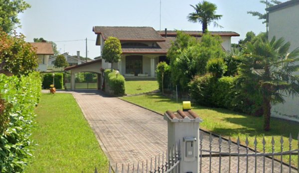 casa indipendente in vendita a Stra in zona San Pietro