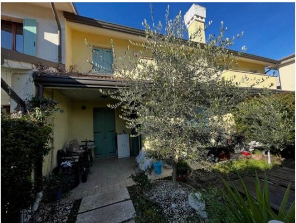 casa indipendente in vendita a Stra in zona San Pietro