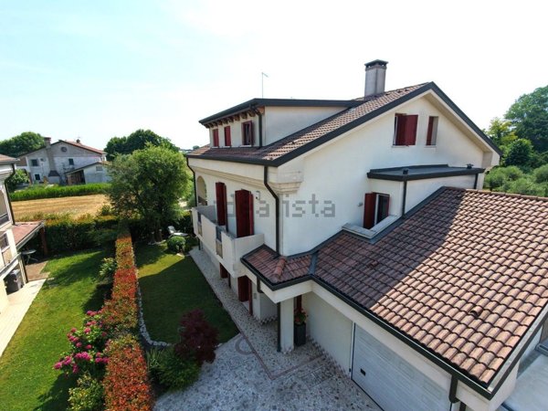 casa indipendente in vendita a Stra in zona San Pietro