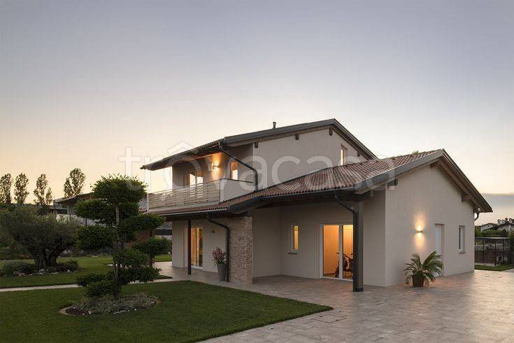 casa indipendente in vendita a Stra