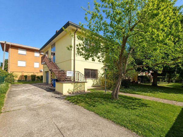 casa indipendente in vendita a Stra in zona San Pietro