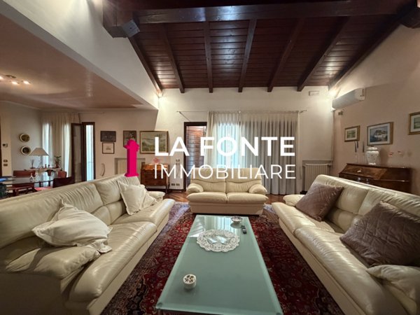 casa indipendente in vendita a Stra in zona San Pietro
