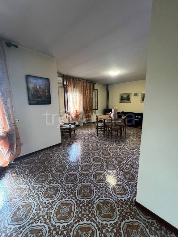 appartamento in vendita a Stra in zona San Pietro