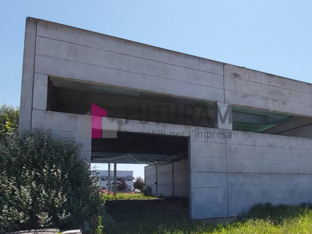 locale commerciale in vendita a Teglio Veneto in zona Cintello