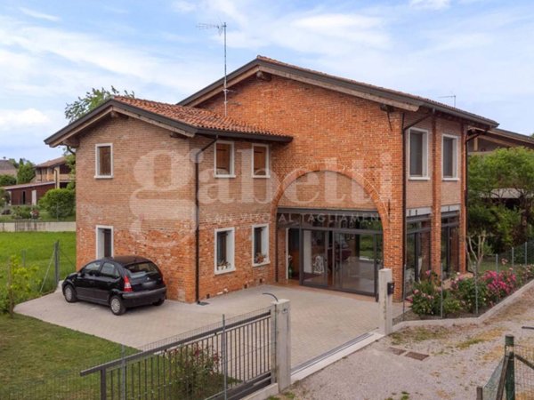 casa indipendente in vendita a Teglio Veneto in zona Cintello