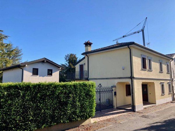 casa indipendente in vendita a Teglio Veneto in zona Suzzolins