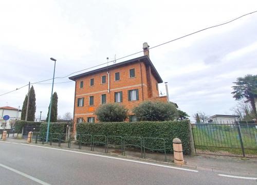 casa indipendente in vendita a Teglio Veneto in zona Suzzolins