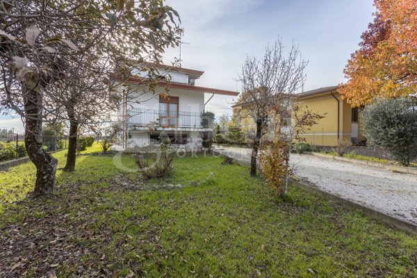 casa indipendente in vendita a Teglio Veneto in zona Suzzolins