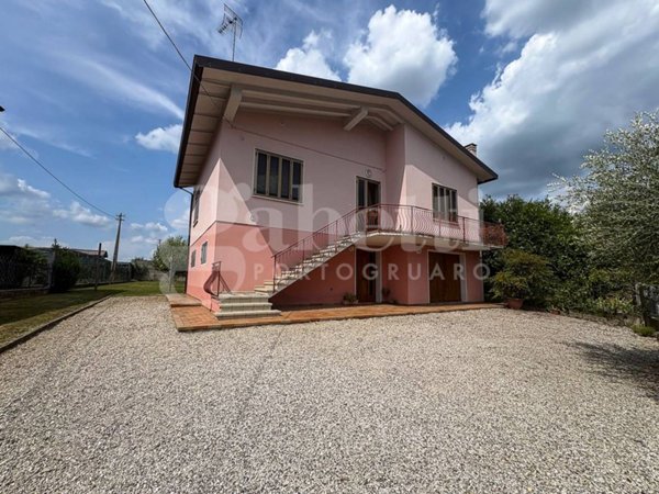 casa indipendente in vendita a Teglio Veneto in zona Suzzolins