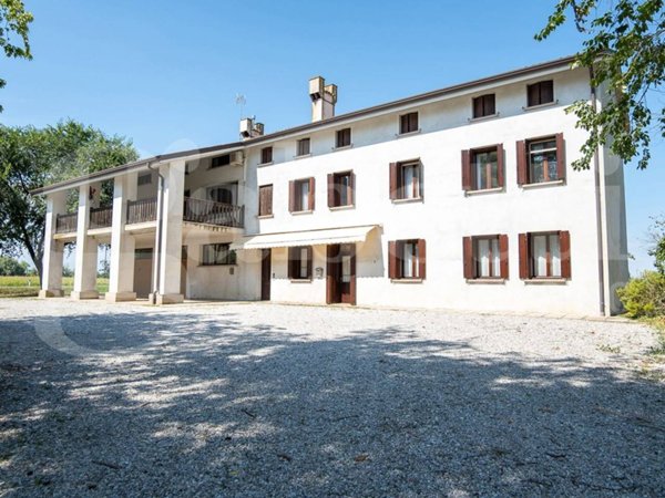 casale in vendita a Teglio Veneto in zona Cintello