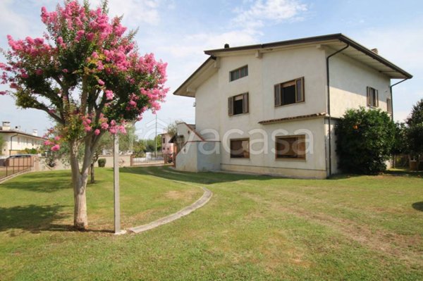 appartamento in vendita a Teglio Veneto in zona Suzzolins