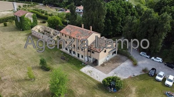 villa in vendita a Torre di Mosto