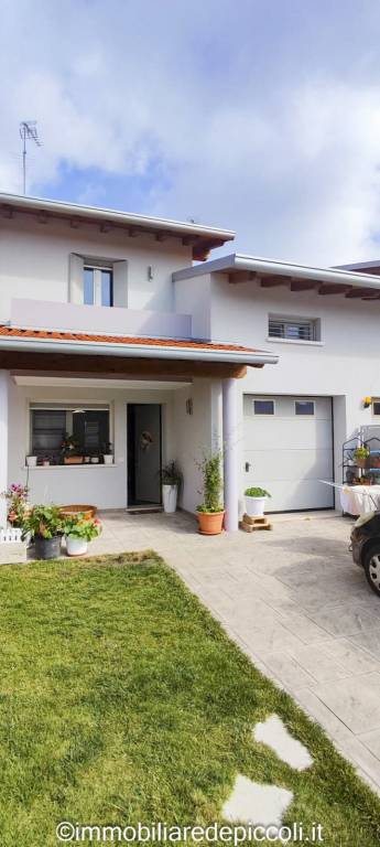 casa indipendente in vendita a Torre di Mosto