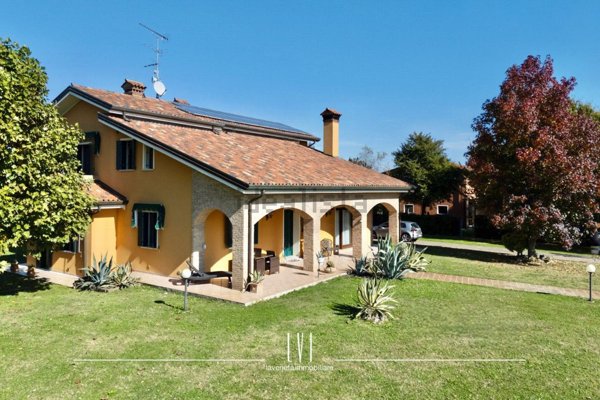casa indipendente in vendita a Torre di Mosto in zona Sant'Elena