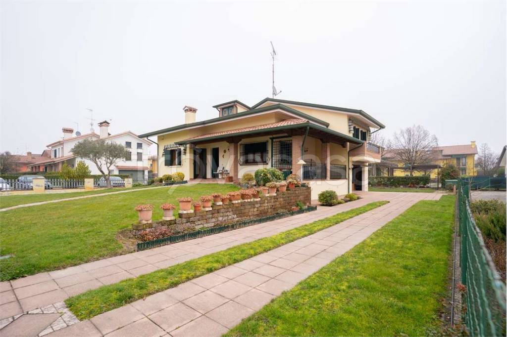 casa indipendente in vendita a Torre di Mosto