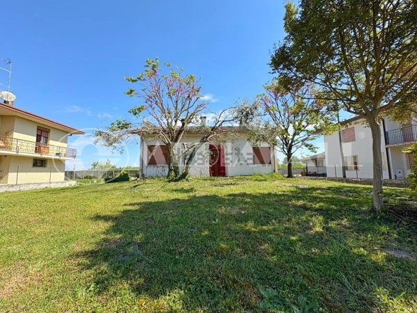 casa indipendente in vendita a Torre di Mosto