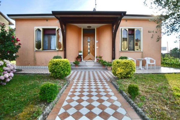 casa indipendente in vendita a Torre di Mosto