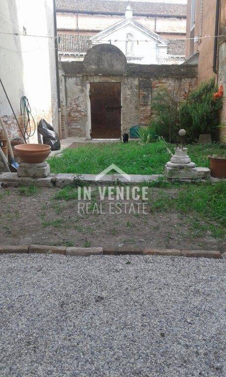 casa indipendente in vendita a Venezia in zona Sestiere Santa Croce