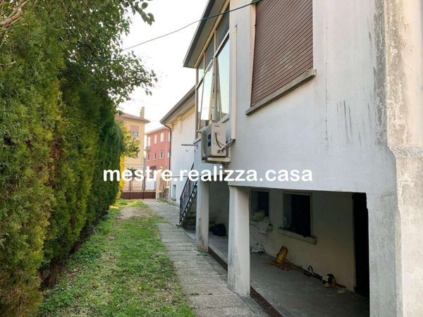 casa indipendente in vendita a Venezia in zona Mestre