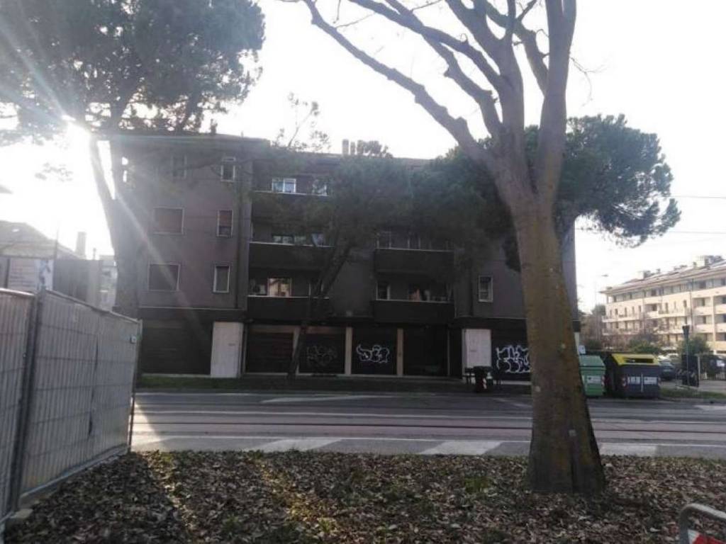 negozio in vendita a Venezia in zona Marghera