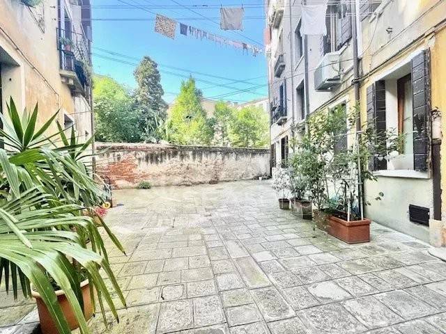 appartamento in vendita a Venezia in zona Sestiere Santa Croce