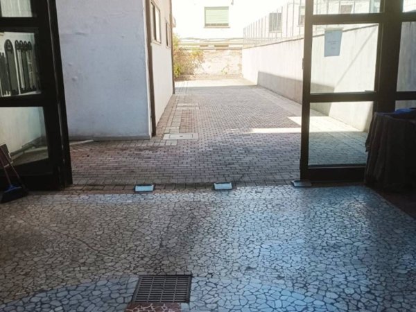 negozio in vendita a Venezia in zona Marghera