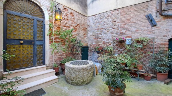 appartamento in vendita a Venezia in zona Sestiere Santa Croce