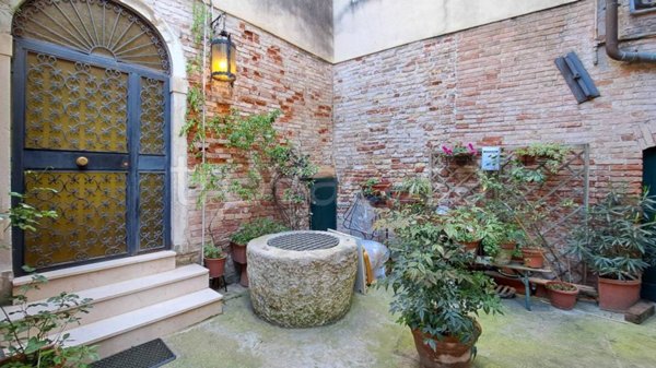 appartamento in vendita a Venezia in zona Sestiere Santa Croce