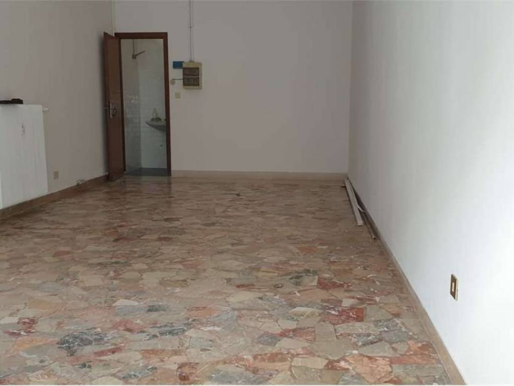 negozio in vendita a Venezia in zona Mestre