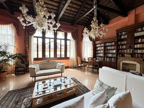 appartamento in vendita a Venezia in zona Sestiere Cannaregio