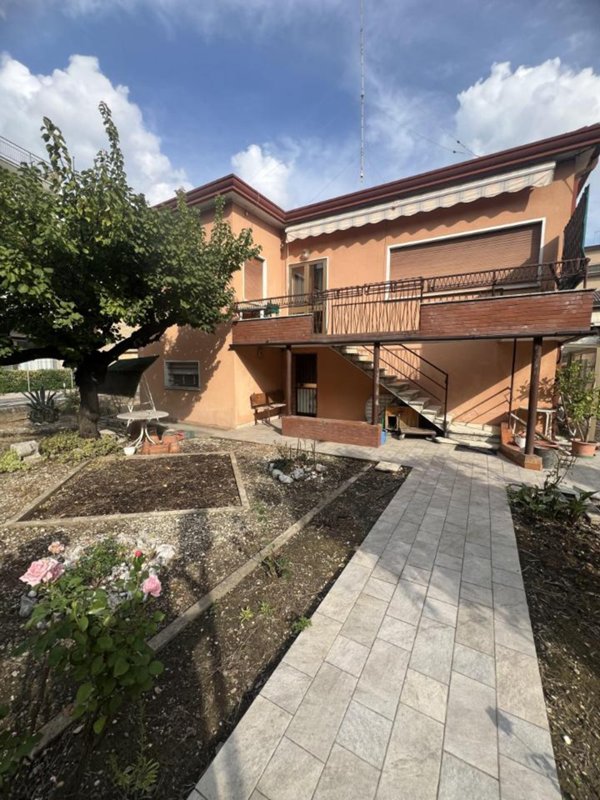 casa indipendente in vendita a Venezia in zona Carpenedo