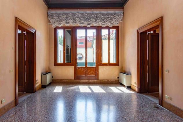 ufficio in vendita a Venezia in zona Sestiere San Polo