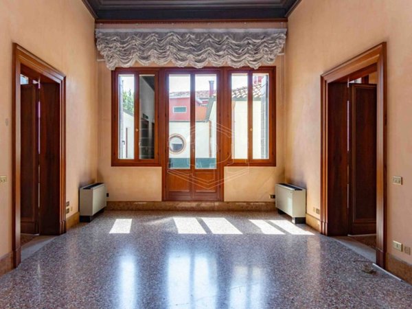 ufficio in vendita a Venezia in zona Sestiere San Polo
