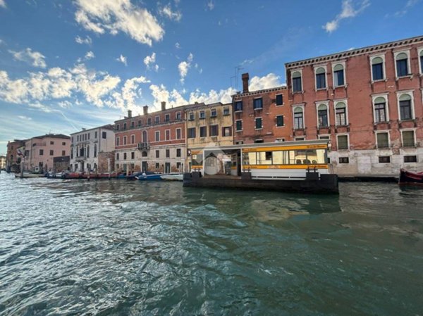 locale di sgombero in vendita a Venezia in zona Sestiere Santa Croce