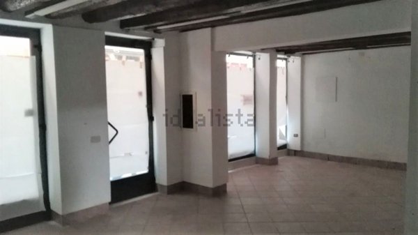 negozio in vendita a Venezia in zona Sestiere Santa Croce