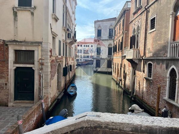 negozio in vendita a Venezia in zona Sestiere Santa Croce