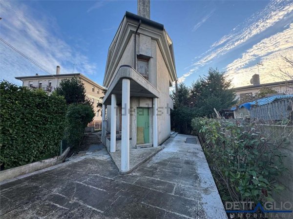 casa indipendente in vendita a Venezia in zona Trivignano