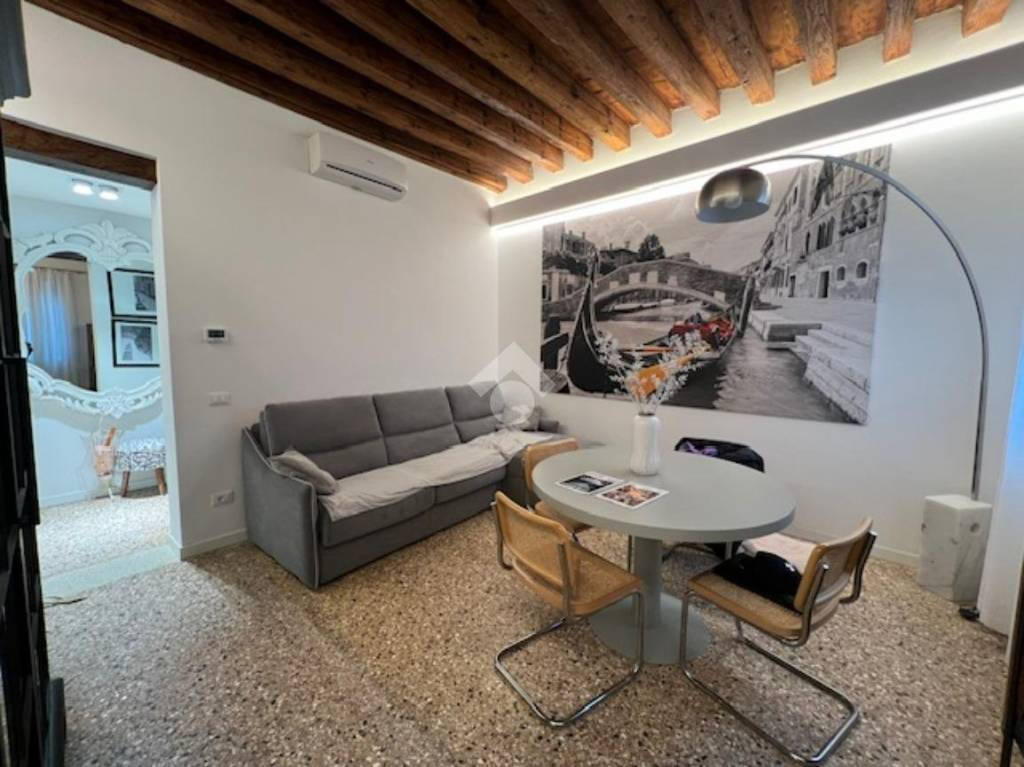 appartamento in vendita a Venezia in zona Sestiere Santa Croce