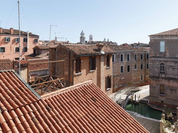 intera palazzina in vendita a Venezia in zona Sestiere Dorsoduro