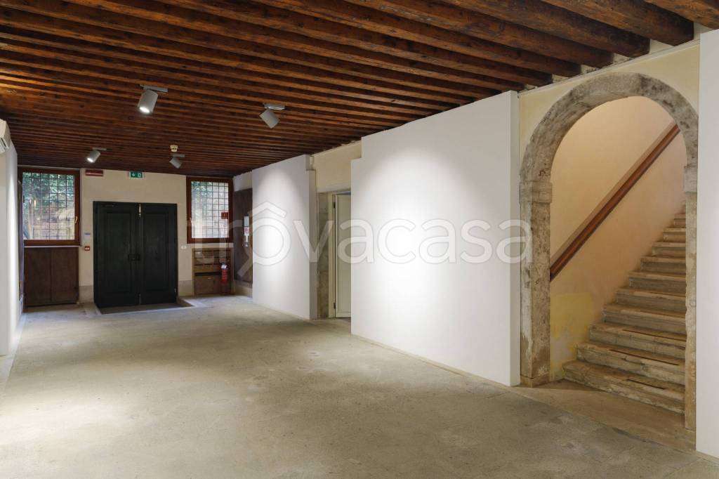 negozio in vendita a Venezia in zona Sestiere Dorsoduro