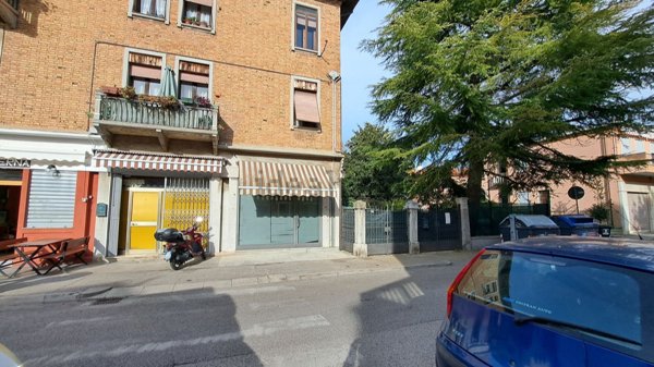 negozio in vendita a Venezia in zona Lido di Venezia
