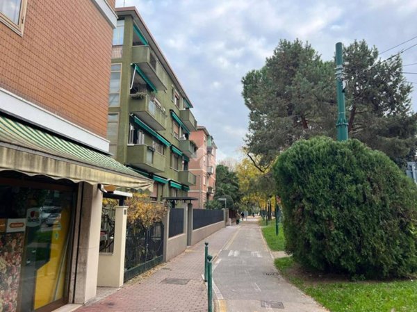 negozio in vendita a Venezia in zona Mestre
