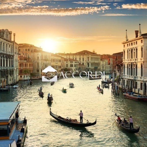locale commerciale in vendita a Venezia in zona Mestre