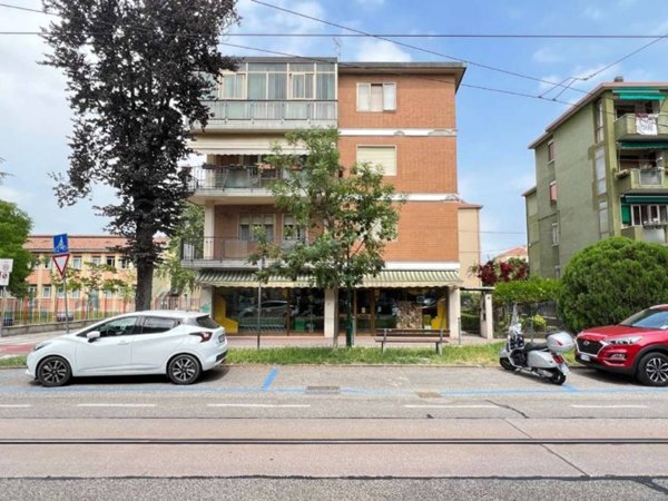 negozio in vendita a Venezia in zona Marghera