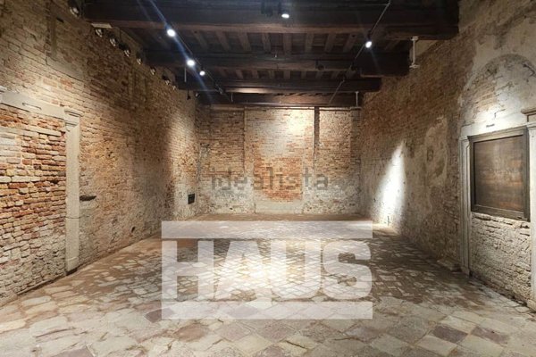 locale di sgombero in vendita a Venezia in zona Sestiere Cannaregio
