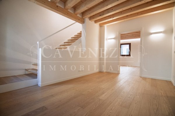 casa indipendente in vendita a Venezia in zona Sestiere Santa Croce