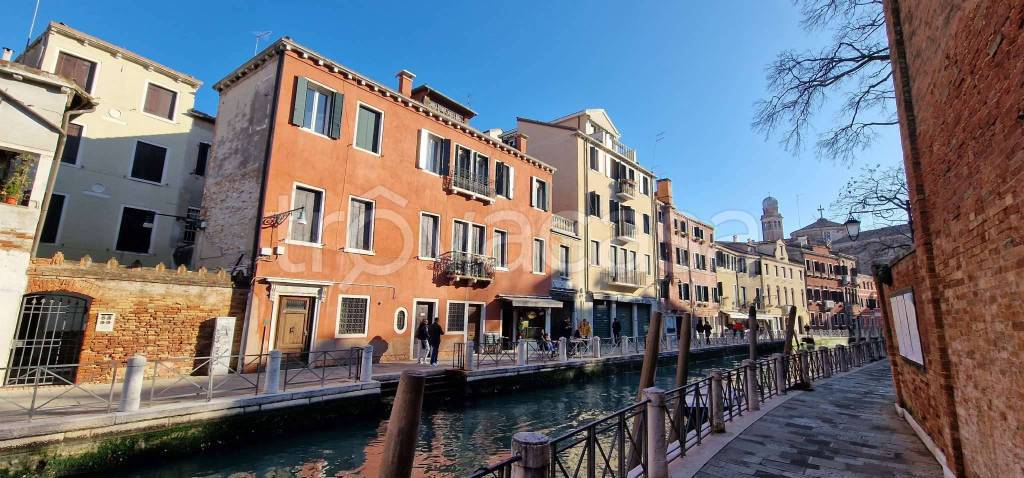 casa indipendente in vendita a Venezia in zona Sestiere Santa Croce